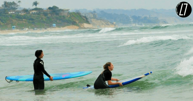 Girls Wahines surf camp